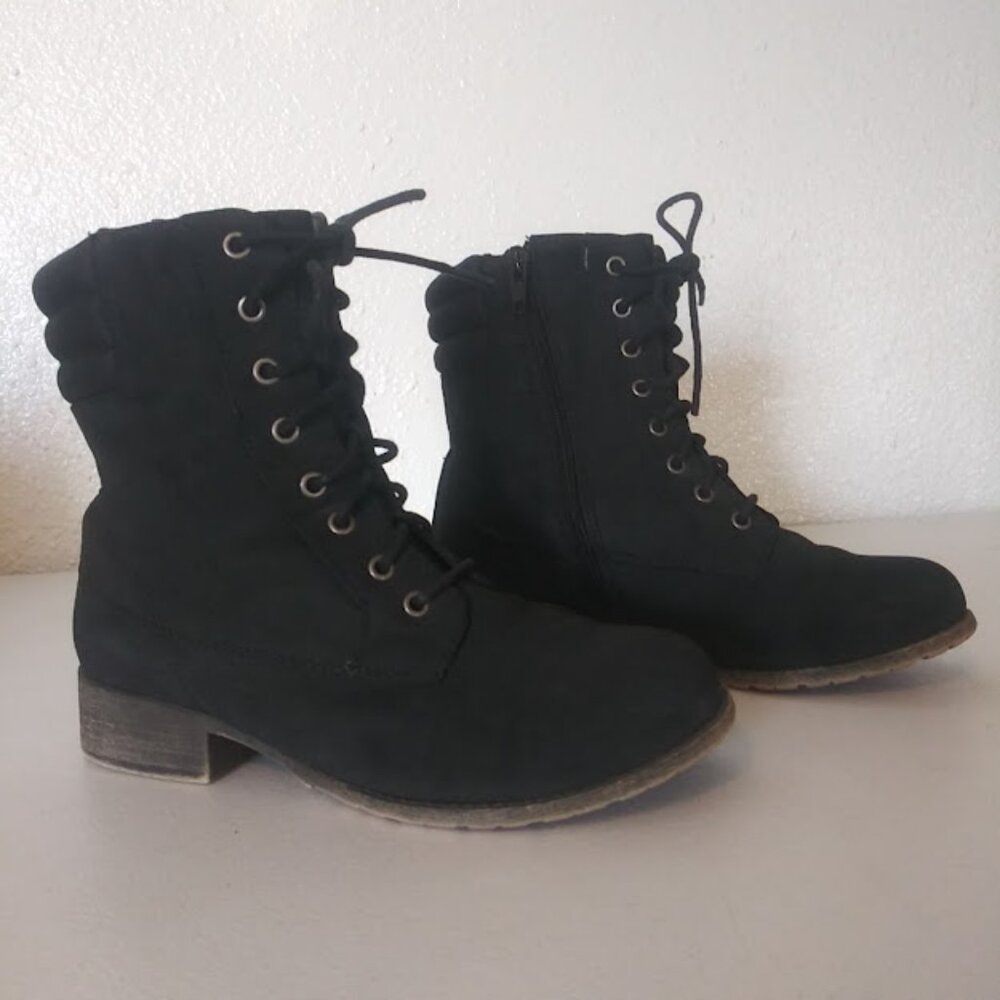 Jellypop women's size 6M black lace up Booties